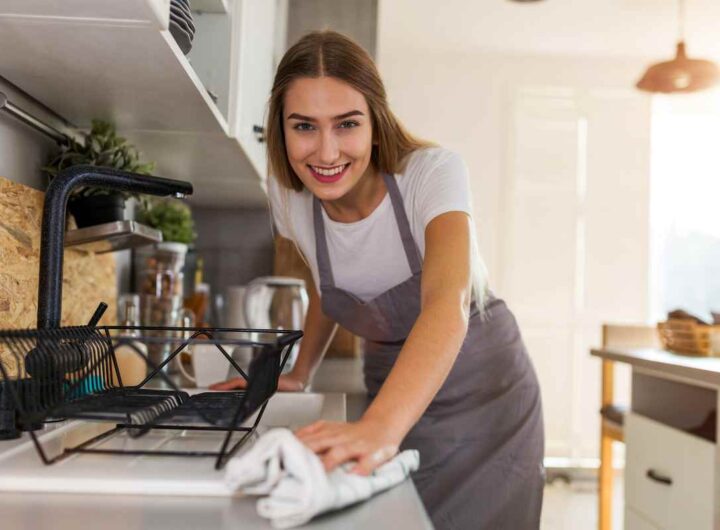 Questa è la frequenza giusta per lavare tutto in cucina