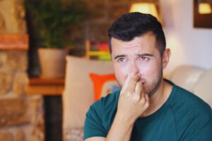 Puzza insopportabile dopo le ferie, il trucco geniale